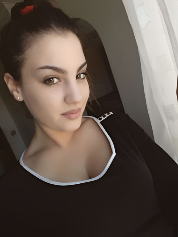 Анюта привлекательная девушка из Фурманов цена от 1500 руб