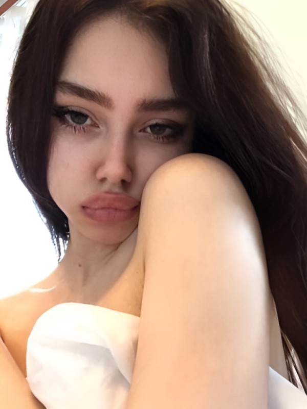 Владислава привлекательная девушка из Фурманов цена от 2500 руб