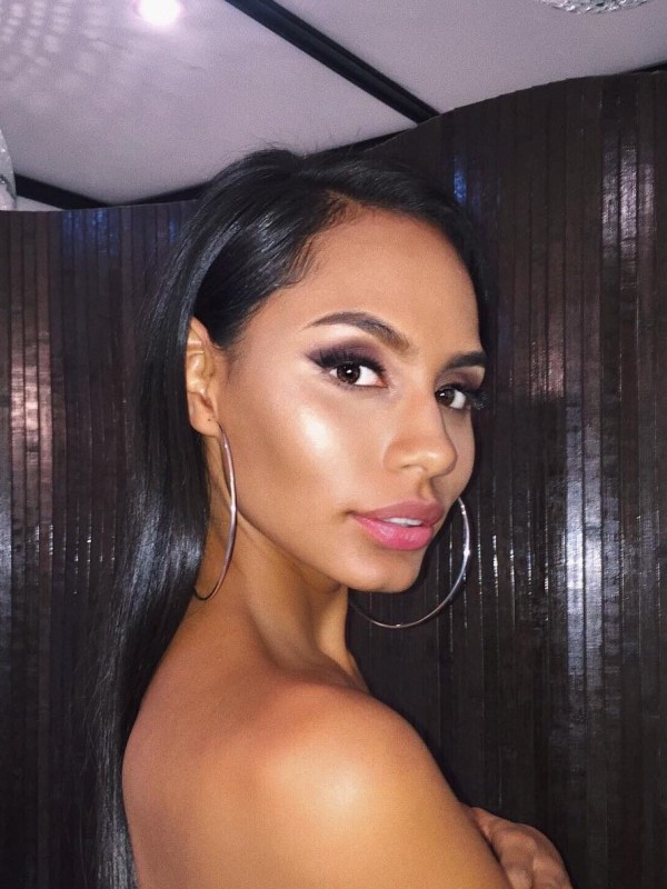 Рина привлекательная девушка из Фурманов цена от 3500 руб