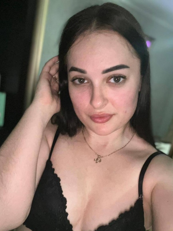 Инна привлекательная девушка из Фурманов цена от 3000 руб