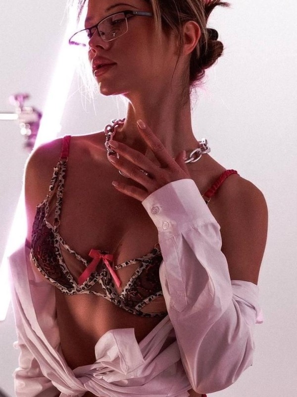 Мила привлекательная девушка из Фурманов цена от 6000 руб